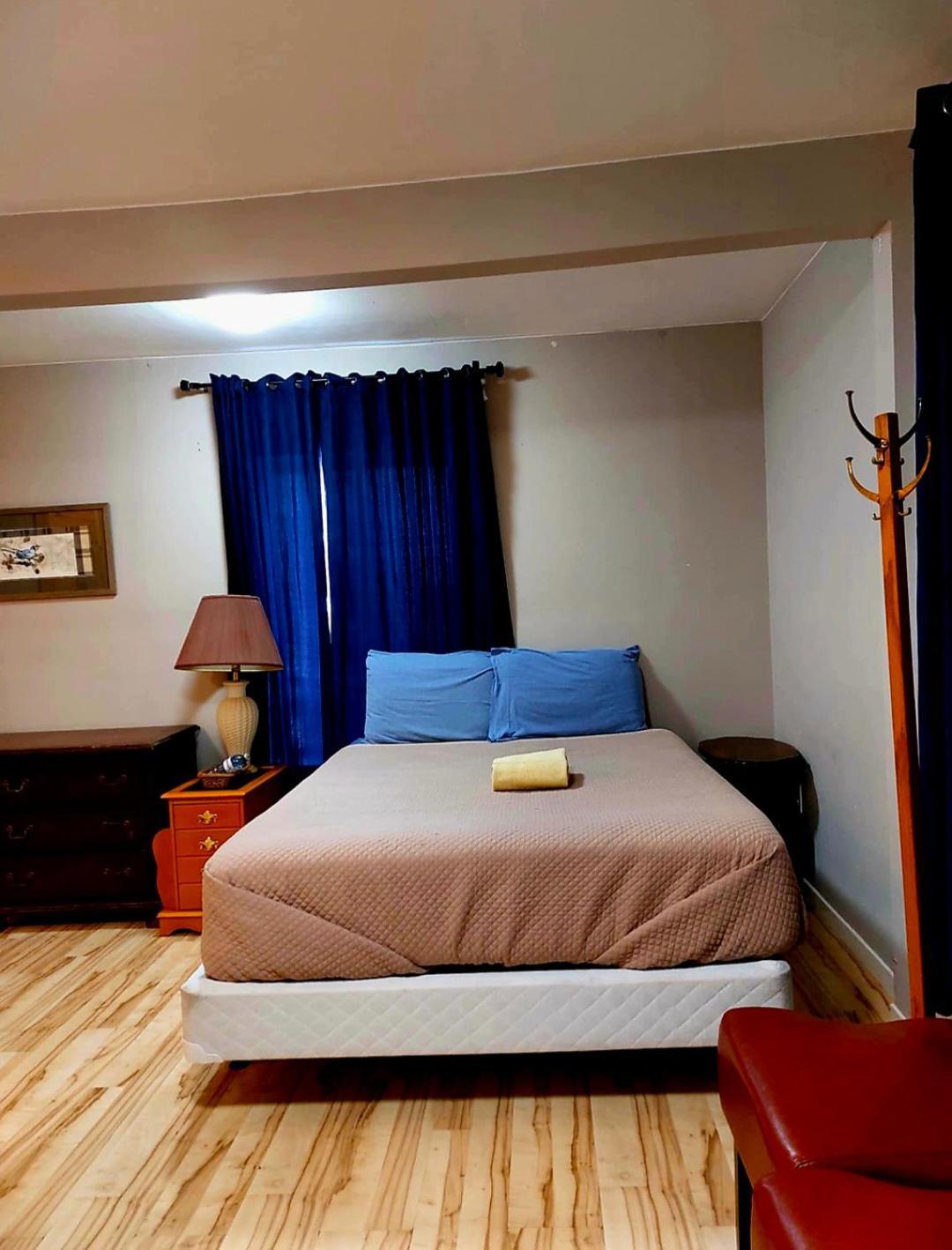 Earthquest Lodge Port Burwell Extérieur photo